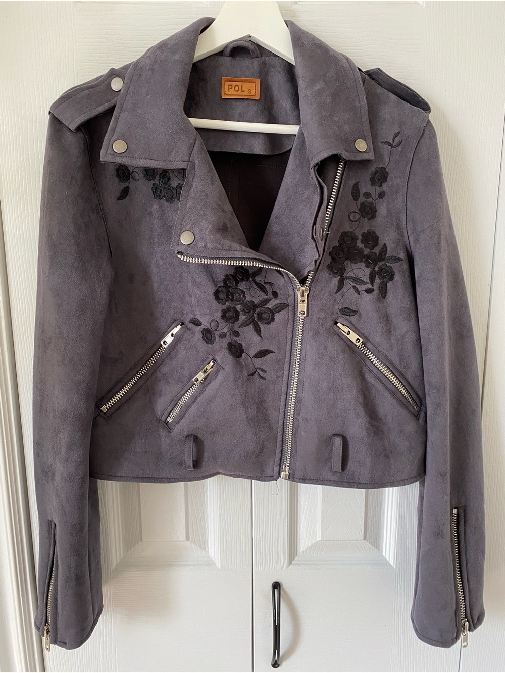 POL Gray Vegan Suede Floral Embroidered Moto Jacket Silver Zippers Size Small
